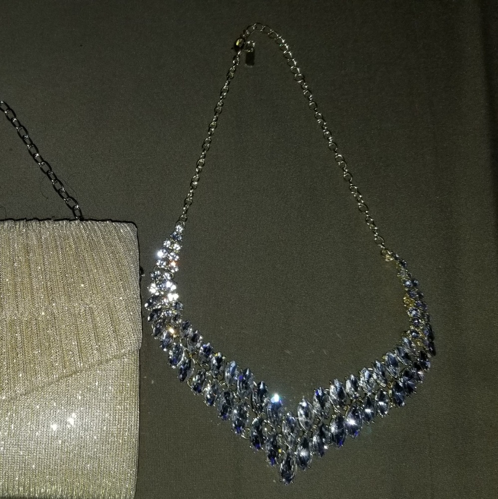 Elegant Designer Evening Gown with accessories - Picture 8 of 8